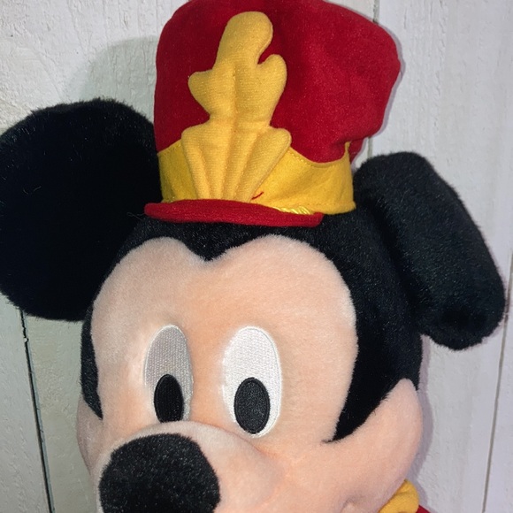 Vintage Macy’s 24” Disney Mickey Mouse Soldier “Strike Up the Holidays” Plush - Picture 3 of 8
